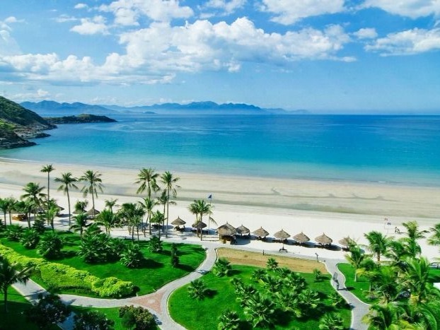 Nha Trang, Vietnam Ringed by a necklace of hills and with a sweeping crescent beach, Nha Trang enjoys a stunning setting. Offering some of the best scuba diving in the c...