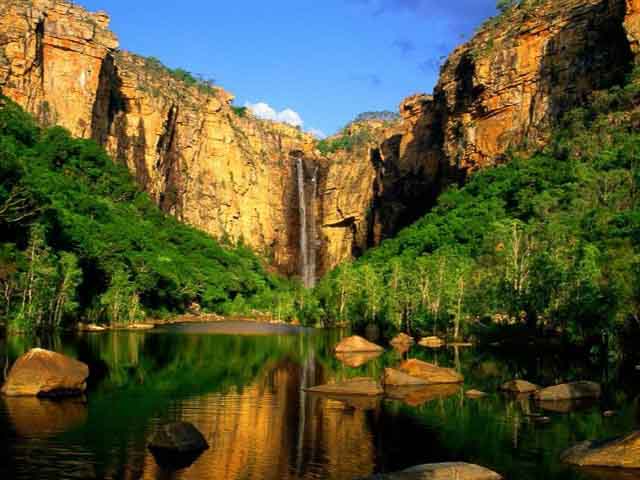 Kakadu National Park Ditch the big city smoke and head for Kakadu in 2015, Australia’s largest national park. Just a few hours from Darwin lie croc-spotting adventur...