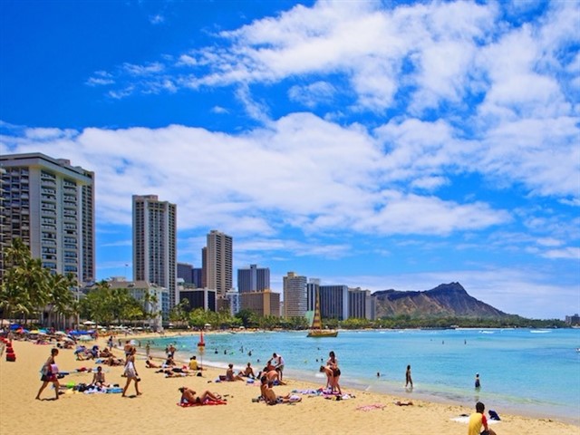 Honolulu No trip to Hawaii would be complete without spending time in Honolulu. This is by far the largest city in the island chain, the state capital and a bu...