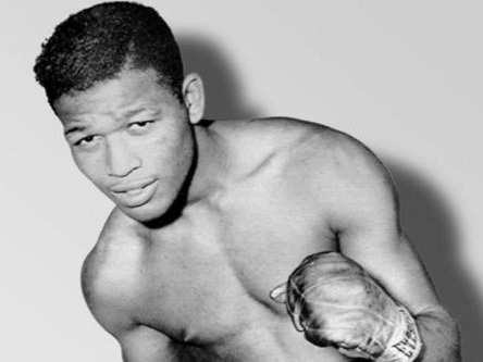 Sugar Ray Robinson Another all-time great in our list of top 10 best boxers is Sugar Ray Robinson. Sugar Ray Robinson is considered the pound for pound number one by man...