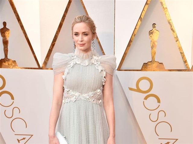 Emily Blunt in Schiaparelli Haute Couture.