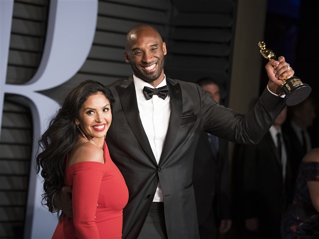 Kobe Bryant When Kobe Bryant arrived, he high-fived Broadway songwriter and nominee for “The Greatest Showman” Justin Paul.<br /><br />Vanessa Laine B...