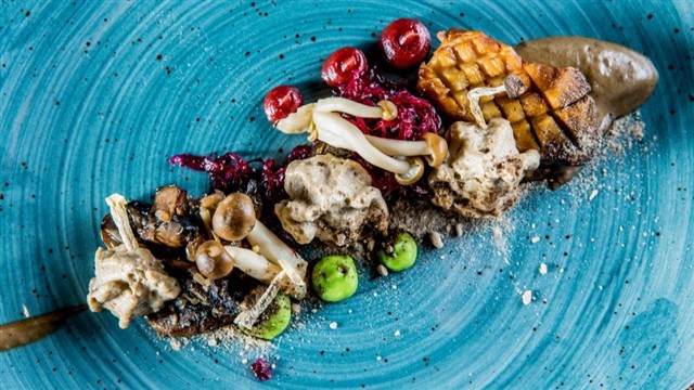 Fine dining in Johannesburg One of the most difficult things to do in the City of Gold is choosing a place to eat, which is simply because there are so many fine eateries to choo...