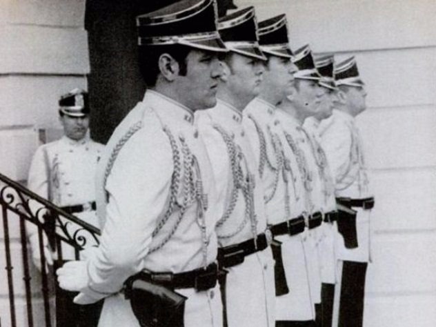 Richard Nixon Issued Ugly Uniforms To The Secret Service In January 1970, Richard Nixon introduced new uniforms to replace the black ceremonial uniforms of the Secret Service agents guarding the White House....