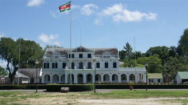 Suriname, located on South America’s northeastern Atlantic coast, occupies an area of 165,000 square km and houses a population of 566,000. Braz...