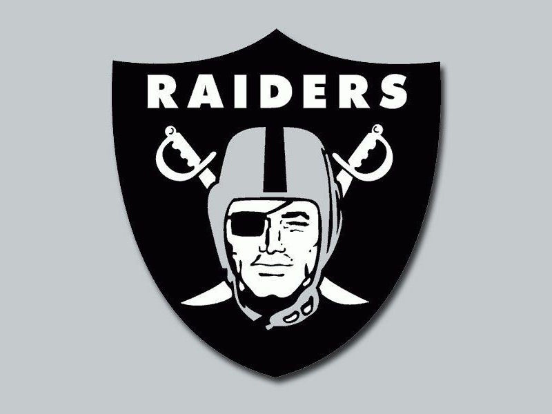 Oakland Raiders The Oakland Raiders are a professional American football franchise based in Oakland, California. The Raiders compete in the National Football League (...
