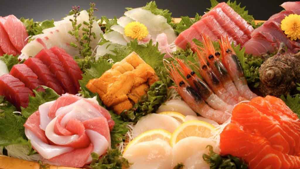 Sashimi (/sÉ™ËˆÊƒiËmiË/; Japanese: åˆºèº«, pronounced [saÉ•iÌ¥mi]) is a Japanese delicacy consisting of very fresh raw meat or...