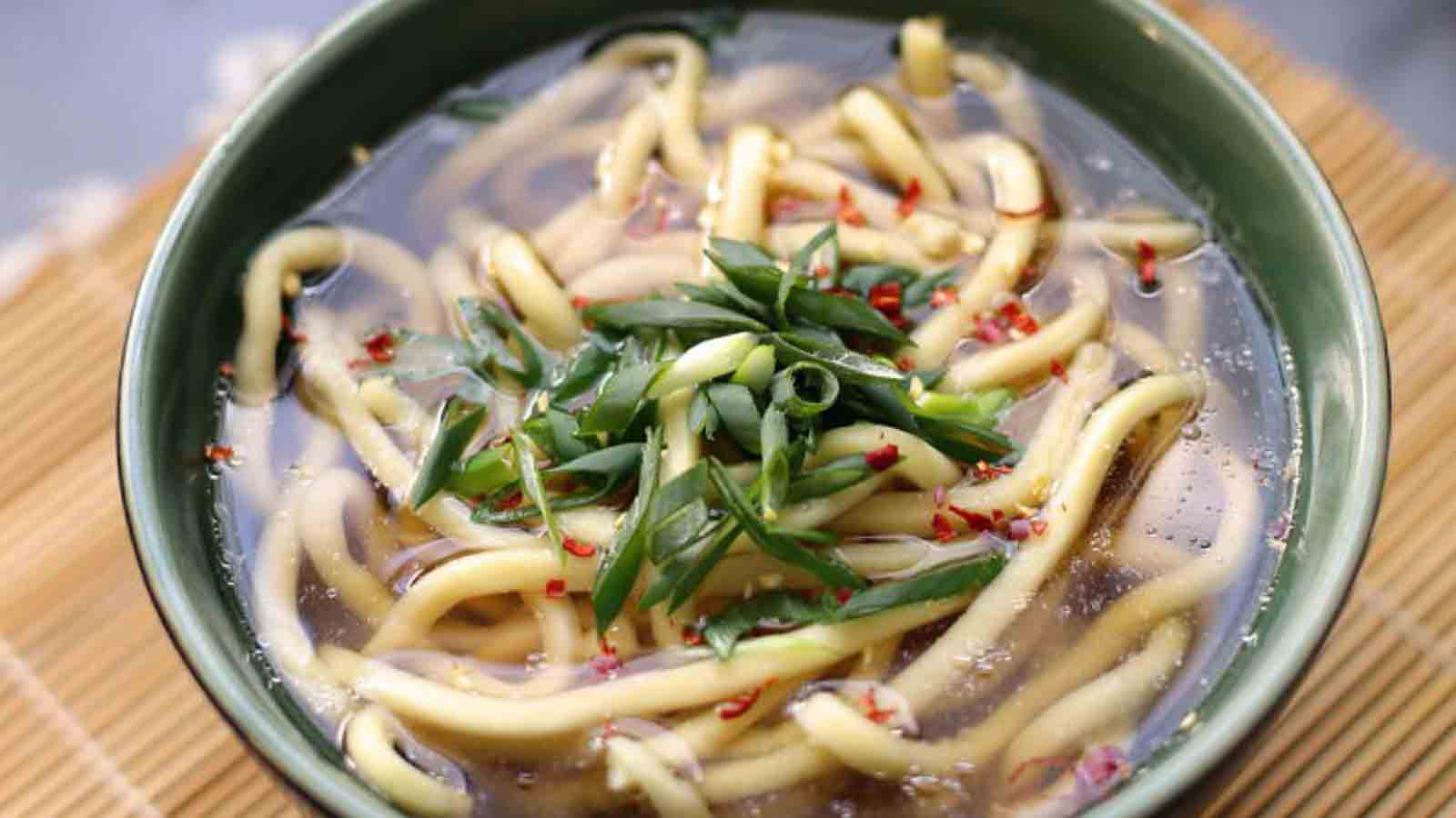 Udon Udon is often served hot as a noodle soup in its simplest form, as kake udon, in a mildly flavoured broth called kakejiru, which is made of dashi, soy...