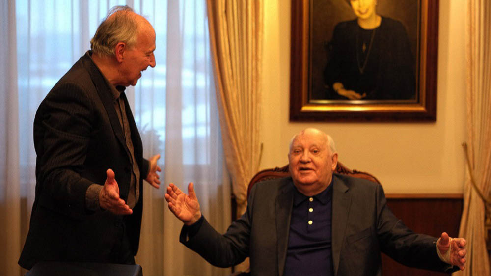 Profiling one of the most influential figures of 20th-century history, legendary filmmaker Werner Herzog candidly sits down with Mikhail Gorbachev for...